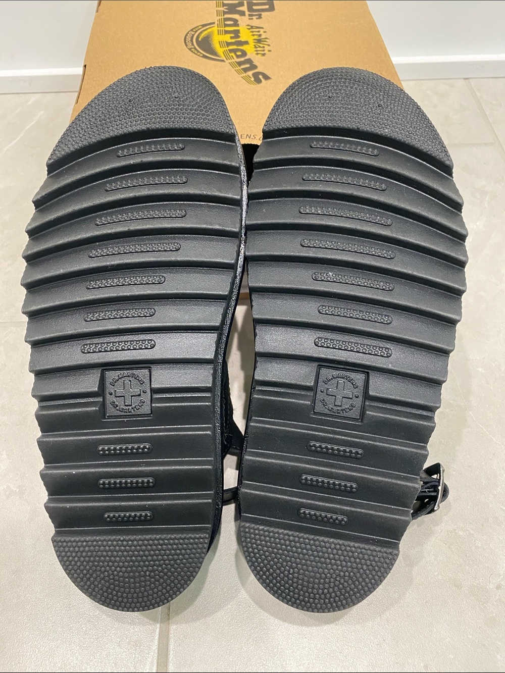 NEW in Box Dr Martens women’s Voss II sandal size 7 - Picture 5 of 12